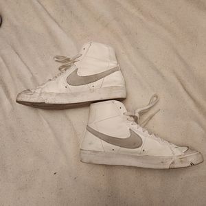 Nike Blazer Mid 77s